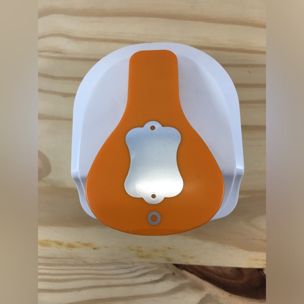 Fiskars Tag Maker Punch with Built in Eyelet Setter 3" TAG Punch Scrapbooking